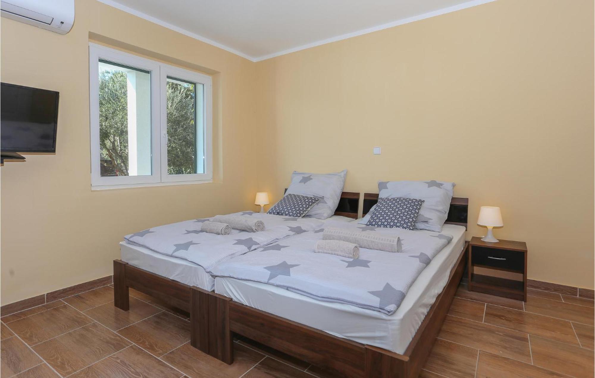 Gorgeous Apartment In Kastel Stari With Wifi Kaštela Zewnętrze zdjęcie